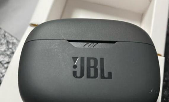JBL耳机音质如何？（深度解析JBL耳机的音质表现，探寻其声音特点和用户评价）