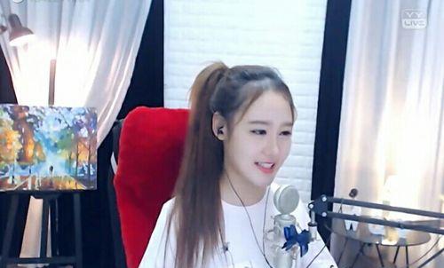 YYlive（通过互动直播体验创新与娱乐的融合）