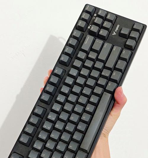 雷柏V5——一款出色的游戏鼠标（性能强劲、舒适握感、丰富功能的游戏利器）