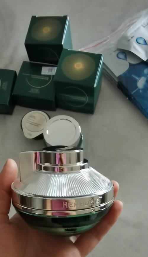 探索韩国面霜品牌，哪个更出色？（韩国面霜品牌比较与评价，选择适合你的护肤宝贝）